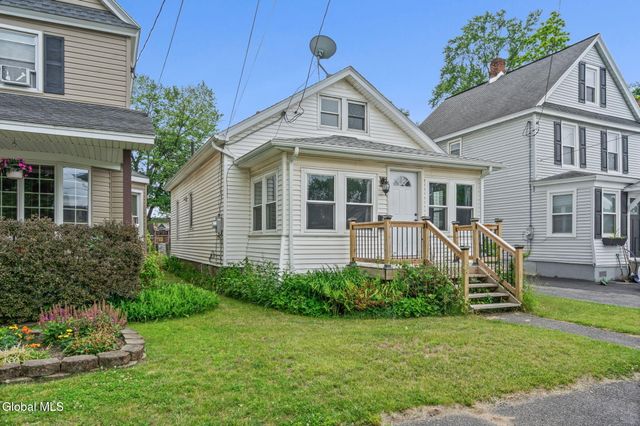 2726 Denver Avenue, Rotterdam, NY 12306