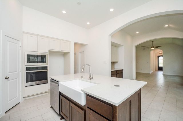 1052 Shoal Creek Trail, Conroe, TX 77304