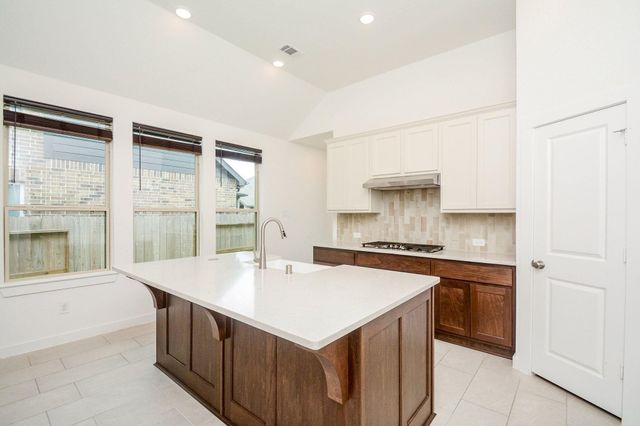 1052 Shoal Creek Trail, Conroe, TX 77304