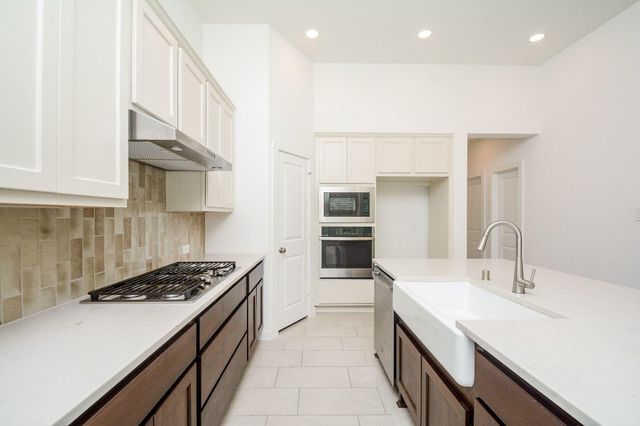 1052 Shoal Creek Trail, Conroe, TX 77304