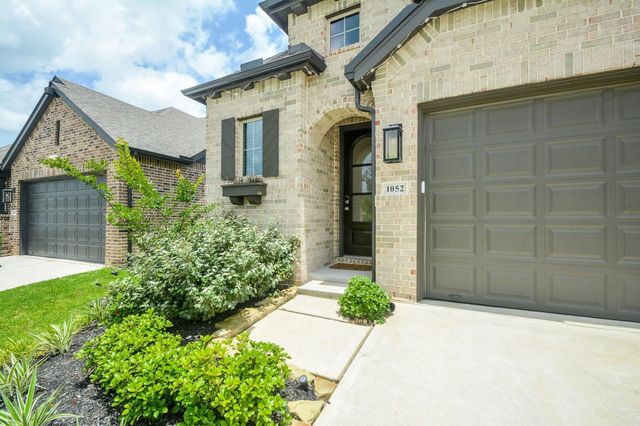 1052 Shoal Creek Trail, Conroe, TX 77304