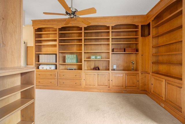 65 Grove St 444, Wellesley, MA 02482