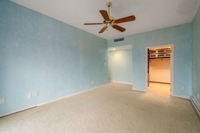 65 Grove St 444, Wellesley, MA 02482