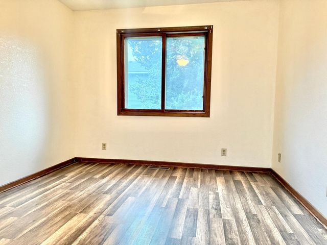 2129 49th Way E, Inver Grove Heights, MN 55077