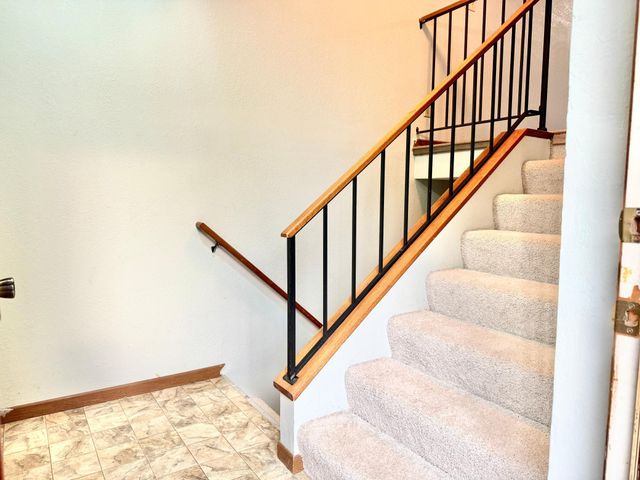 2129 49th Way E, Inver Grove Heights, MN 55077