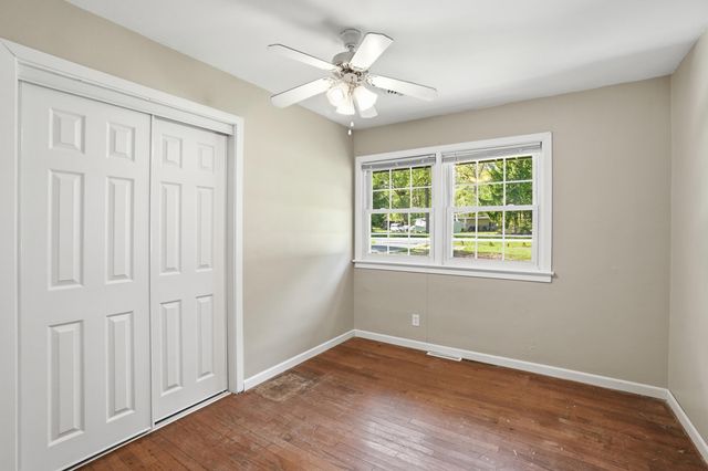 590 E Oak Hill Road, Chesterton, IN 46304