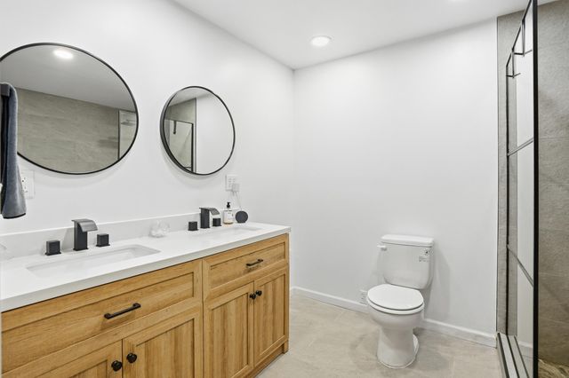 590 E Oak Hill Road, Chesterton, IN 46304