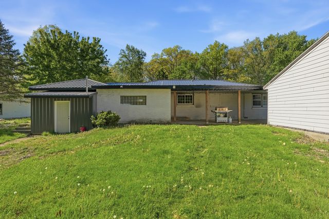 590 E Oak Hill Road, Chesterton, IN 46304