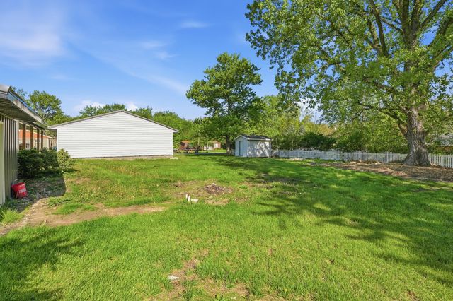 590 E Oak Hill Road, Chesterton, IN 46304
