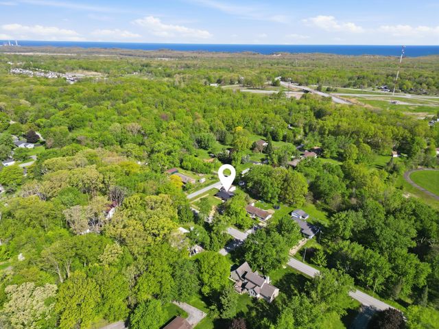 590 E Oak Hill Road, Chesterton, IN 46304