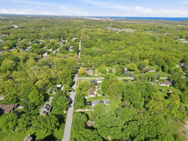 590 E Oak Hill Road, Chesterton, IN 46304