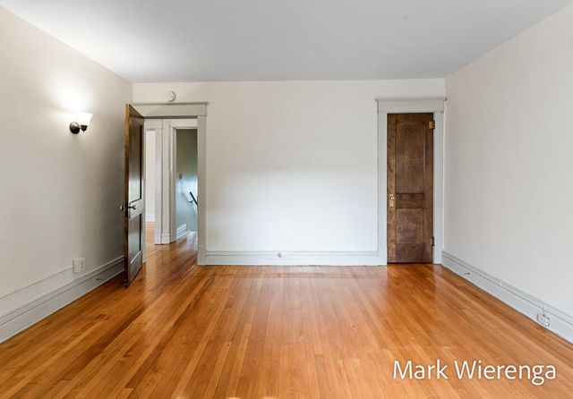 272 SE Henry Avenue, Grand Rapids, MI 49503