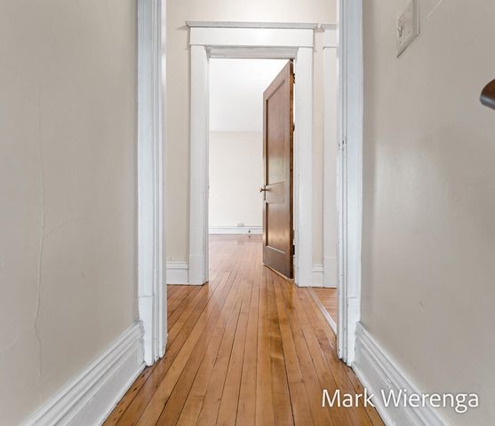 272 SE Henry Avenue, Grand Rapids, MI 49503