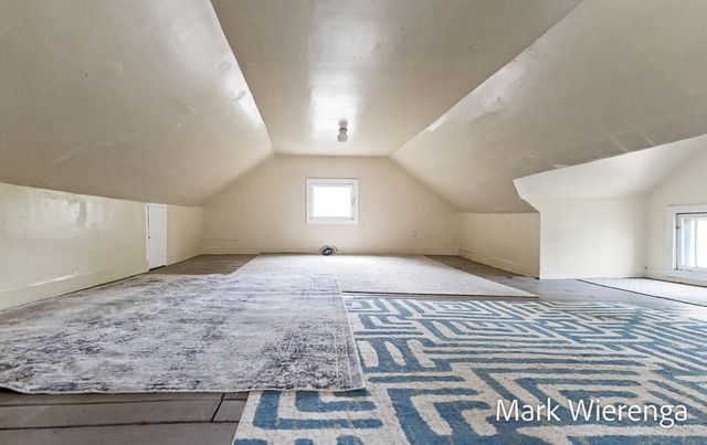 272 SE Henry Avenue, Grand Rapids, MI 49503