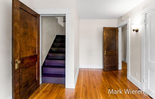 272 SE Henry Avenue, Grand Rapids, MI 49503