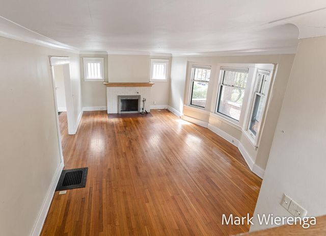 272 SE Henry Avenue, Grand Rapids, MI 49503