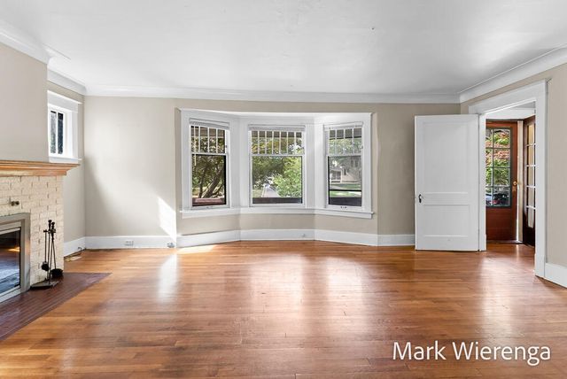 272 SE Henry Avenue, Grand Rapids, MI 49503