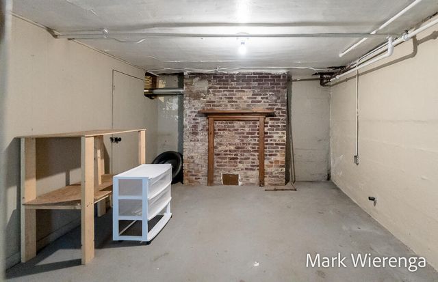 272 SE Henry Avenue, Grand Rapids, MI 49503