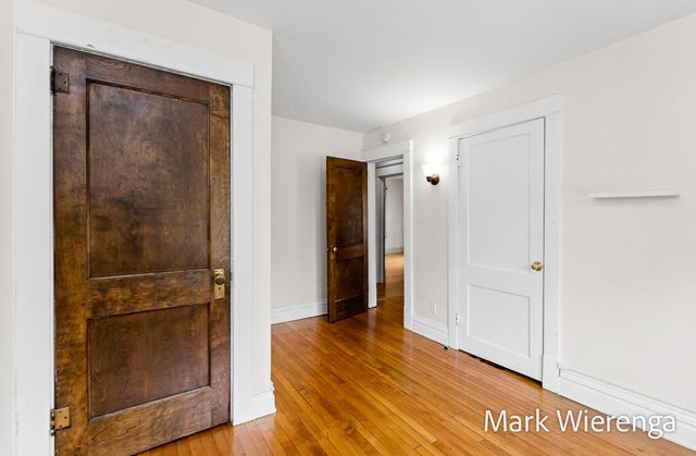 272 SE Henry Avenue, Grand Rapids, MI 49503