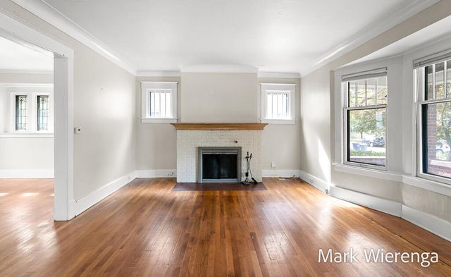 272 SE Henry Avenue, Grand Rapids, MI 49503