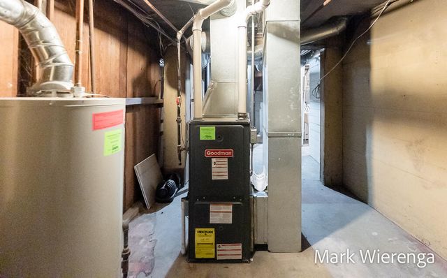 272 SE Henry Avenue, Grand Rapids, MI 49503