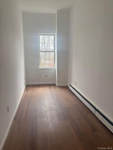 676 Jamaica Avenue, Brooklyn, NY 11208