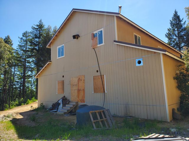 4240 Rancho Sequoia Drive, Alderpoint, CA 95511