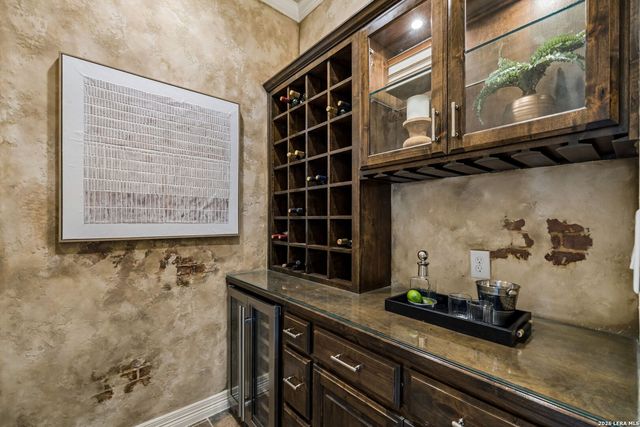 210 Persimmon Pond, Shavano Park, TX 78231