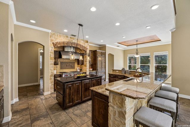 210 Persimmon Pond, Shavano Park, TX 78231