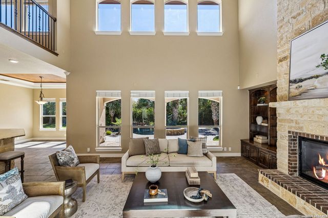 210 Persimmon Pond, Shavano Park, TX 78231