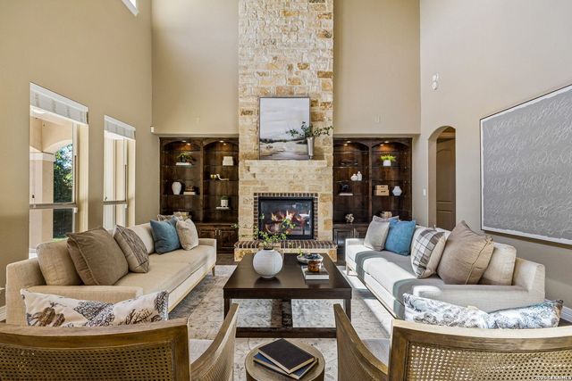 210 Persimmon Pond, Shavano Park, TX 78231