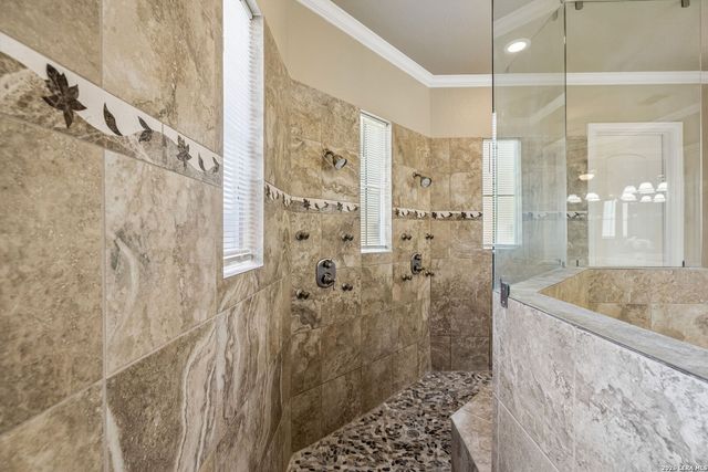 210 Persimmon Pond, Shavano Park, TX 78231