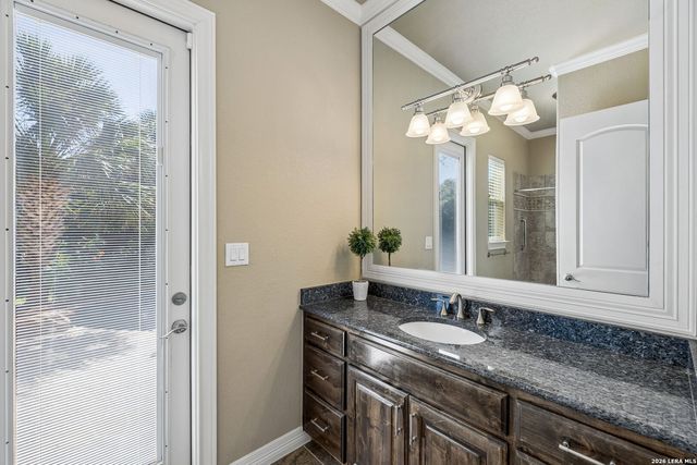 210 Persimmon Pond, Shavano Park, TX 78231