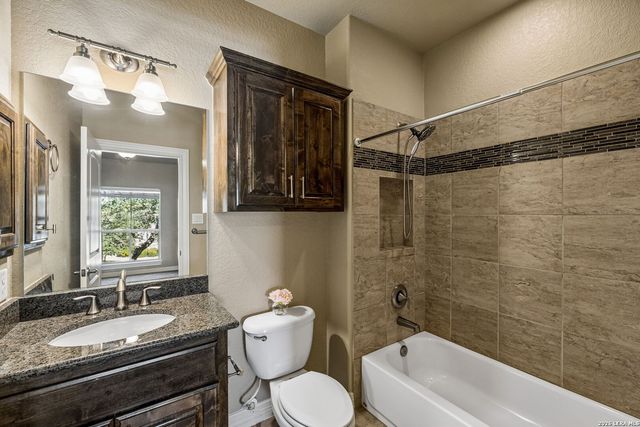 210 Persimmon Pond, Shavano Park, TX 78231