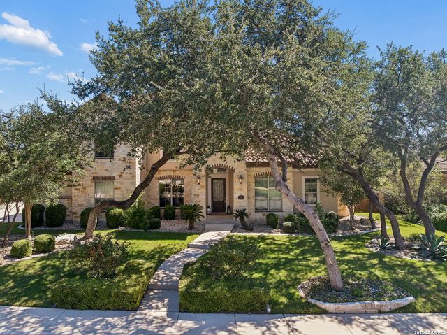 210 Persimmon Pond, Shavano Park, TX 78231