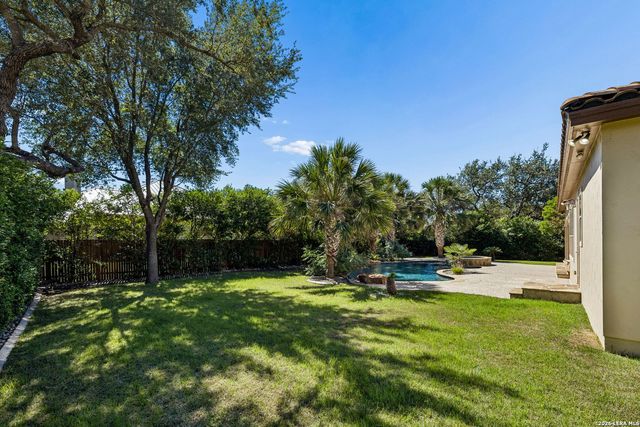 210 Persimmon Pond, Shavano Park, TX 78231