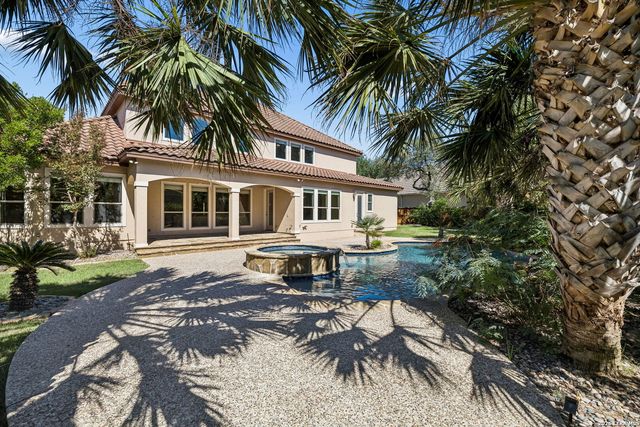 210 Persimmon Pond, Shavano Park, TX 78231