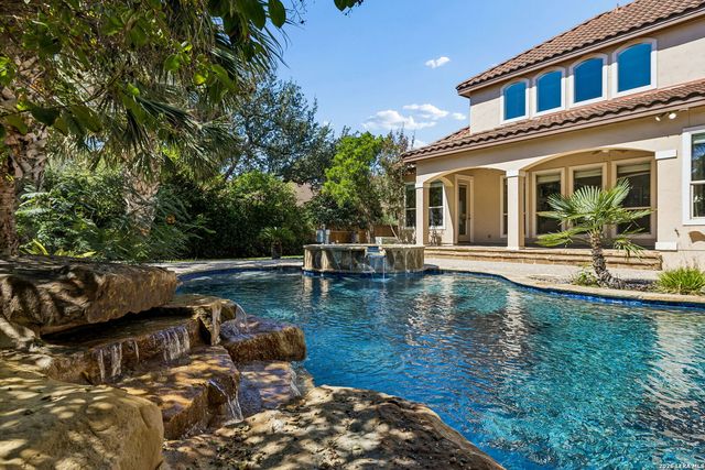 210 Persimmon Pond, Shavano Park, TX 78231