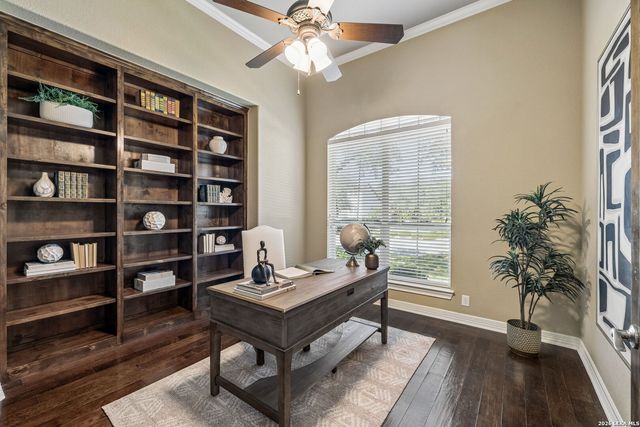210 Persimmon Pond, Shavano Park, TX 78231