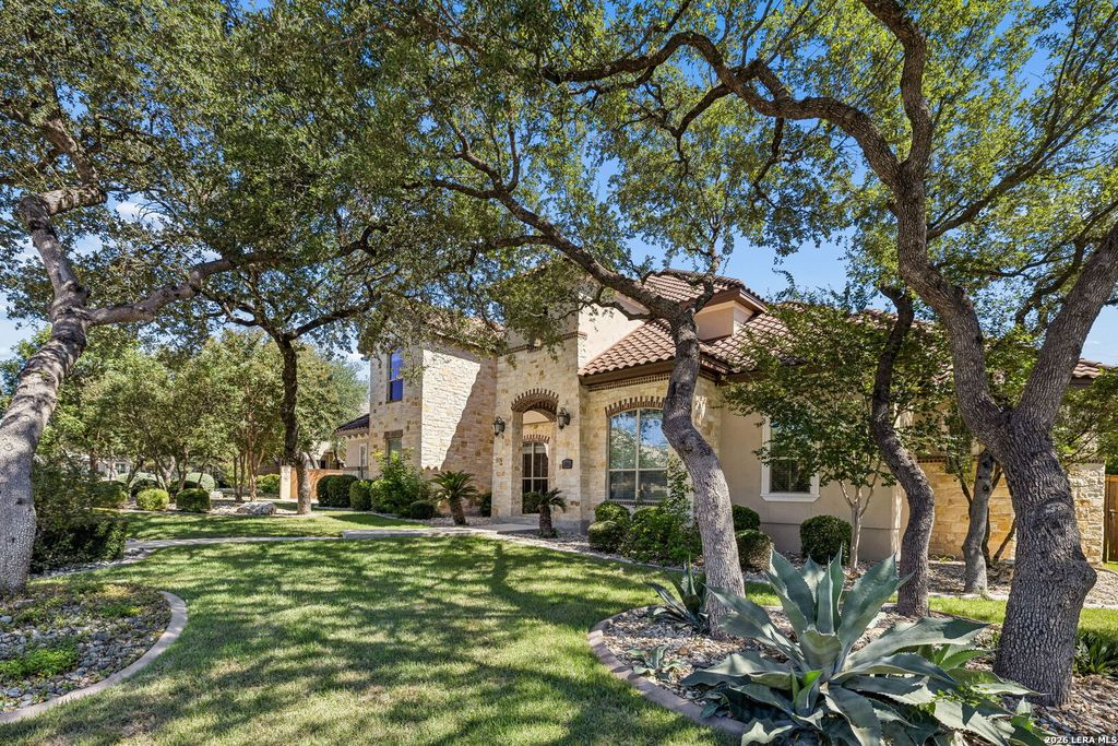 210 Persimmon Pond, Shavano Park, TX 78231