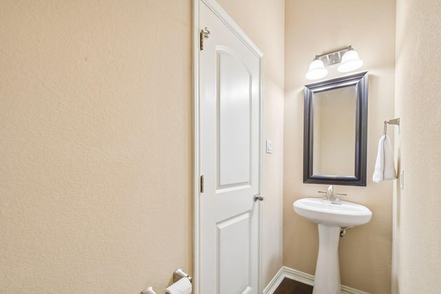 7420 Turnback Ledge TRL, Lago Vista, TX 78645