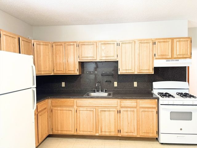 25 Bennett St 2, Beverly, MA 01915