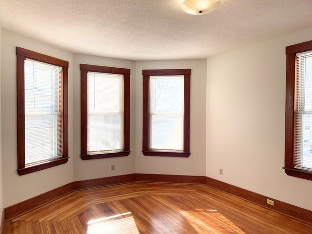 25 Bennett St 2, Beverly, MA 01915