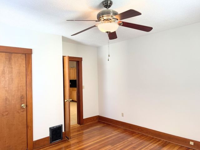 25 Bennett St 2, Beverly, MA 01915