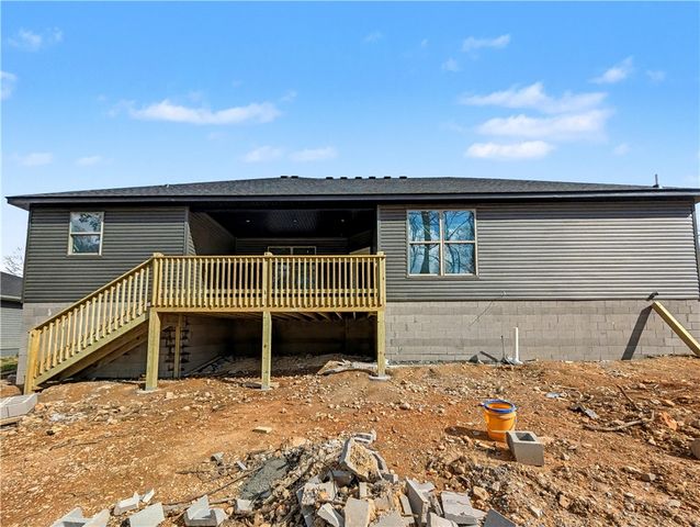 17 Ironside Lane, Bella Vista, AR 72715