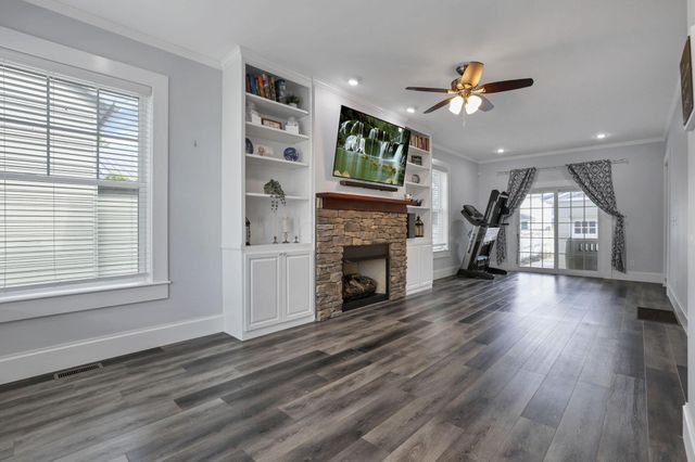 61 Church Street, Ashville, OH 43103