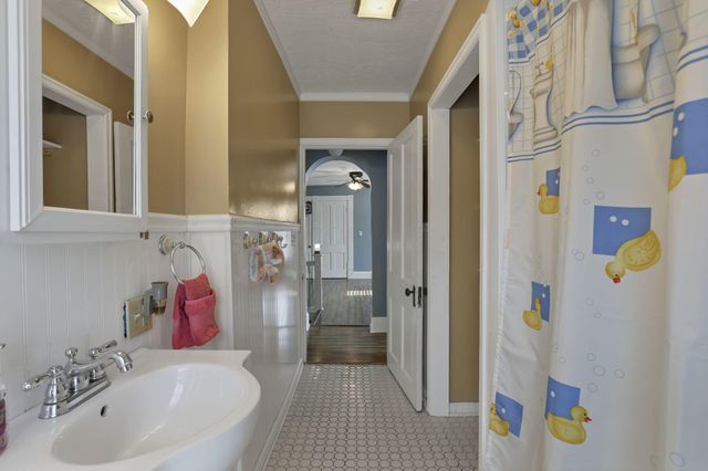 61 Church Street, Ashville, OH 43103