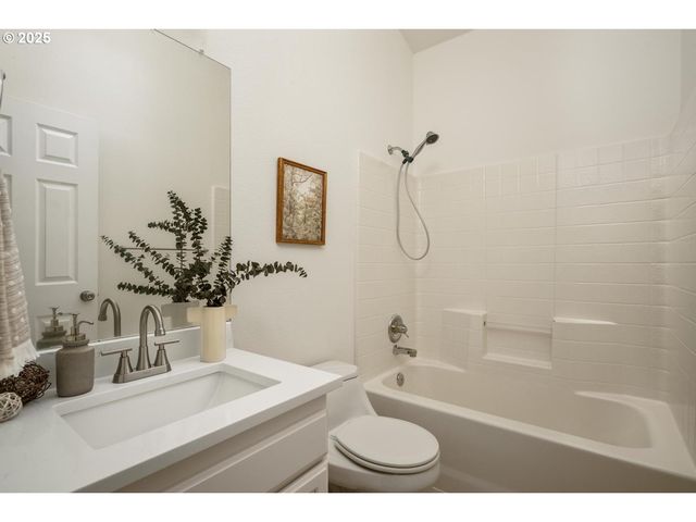 3844 Ne 203RD Ave, Fairview, OR 97024