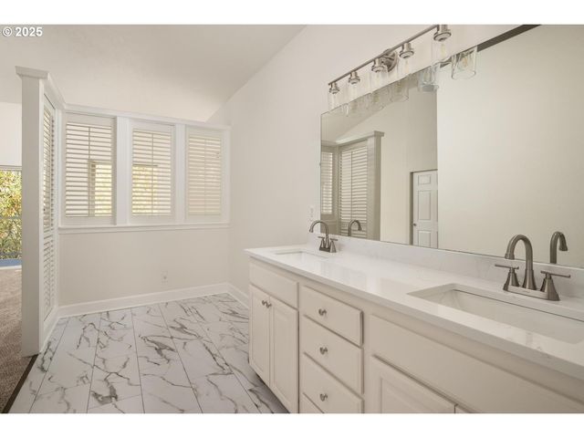 3844 Ne 203RD Ave, Fairview, OR 97024