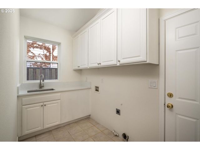 3844 Ne 203RD Ave, Fairview, OR 97024